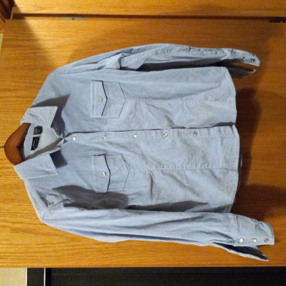 Womens bailey's point shirt sz m 10/12 blue 26 long 19 armpit snap button top